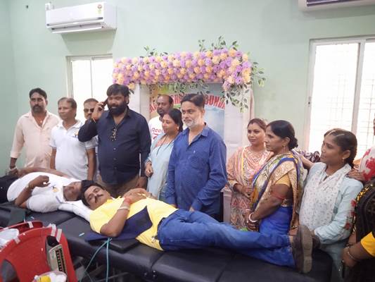 Jamshedpur : झामुमो नेता जितेंद्र सिंह के जन्म दिन पर मां का आशीर्वाद फाउंडेशन ने आयोजित किया रक्तदान शिविर, 65 यूनिट रक्त का हुआ संग्रह