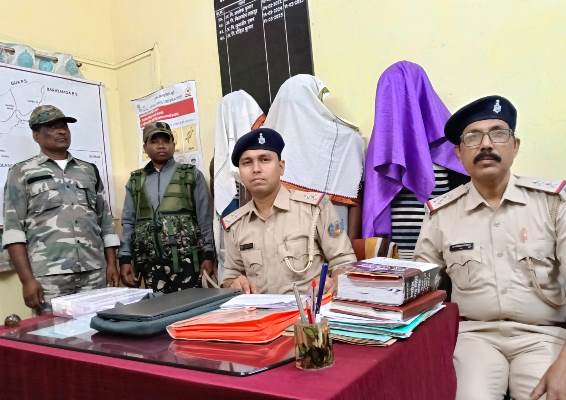 Chaibasa : किरीबुरू क्वार्टर चोरीकांड का खुलासा, तीन आरोपित गिरफ्तार