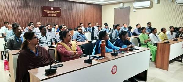 Chaibasa : सड़क दुर्घटना में नेक मददगार, राहवीर की भूमिका अहम, समय पर सहायता से बच सकती हैं कई जानें : संतोष कुमार