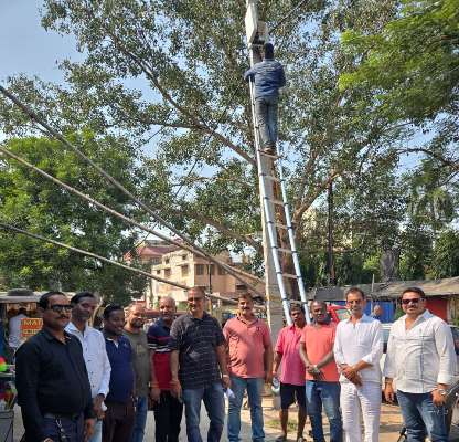 Jamshedpur : विधायक सरयू राय के निर्देश पर सोनारी और मानगो में लगाई गईं 25 स्ट्रीट लाइटें