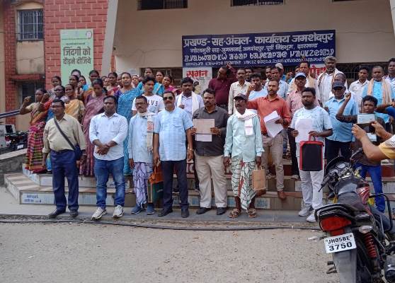 Jamshedpur : तालसा ग्राम सभा ने एसआईआर के दौरान दस्तावेज सत्यापन का मांगा अधिकार, सीओ-बीडीओ के माध्यम से निर्वाचन आयोग को भेजा मांग पत्र