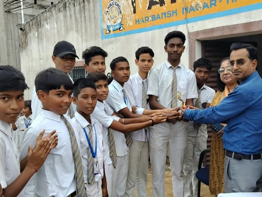 jamshedpur : क्रिकेट में भगत सिंह तो कबड्डी में नेताजी सदन बना विजेता